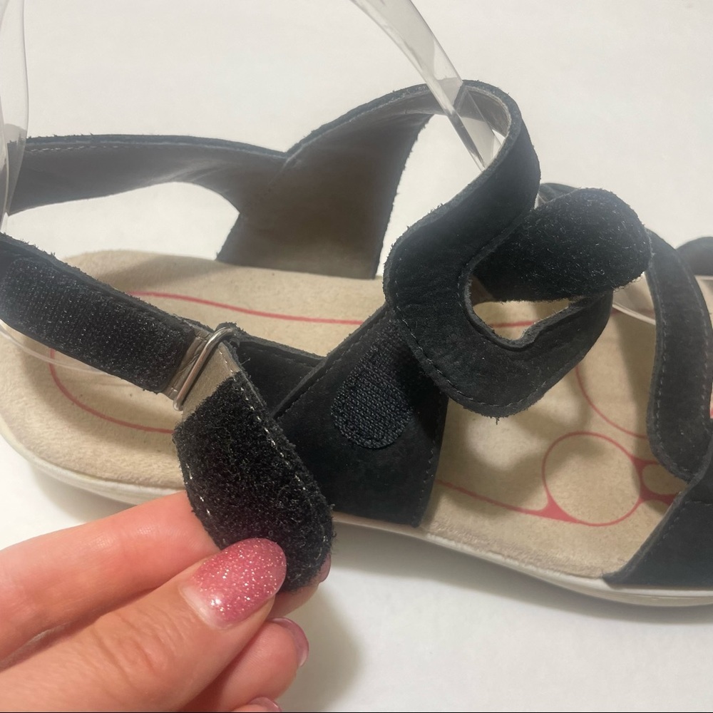 Bionica black suede flat sandals size 10 M - Picture 10 of 15